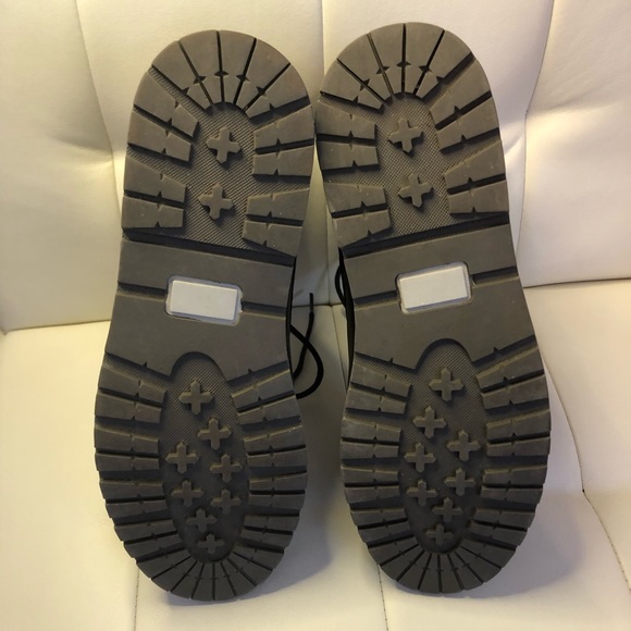 Kohl’s mens size 11 black boots.  Like new only worn once. - Picture 4 of 5